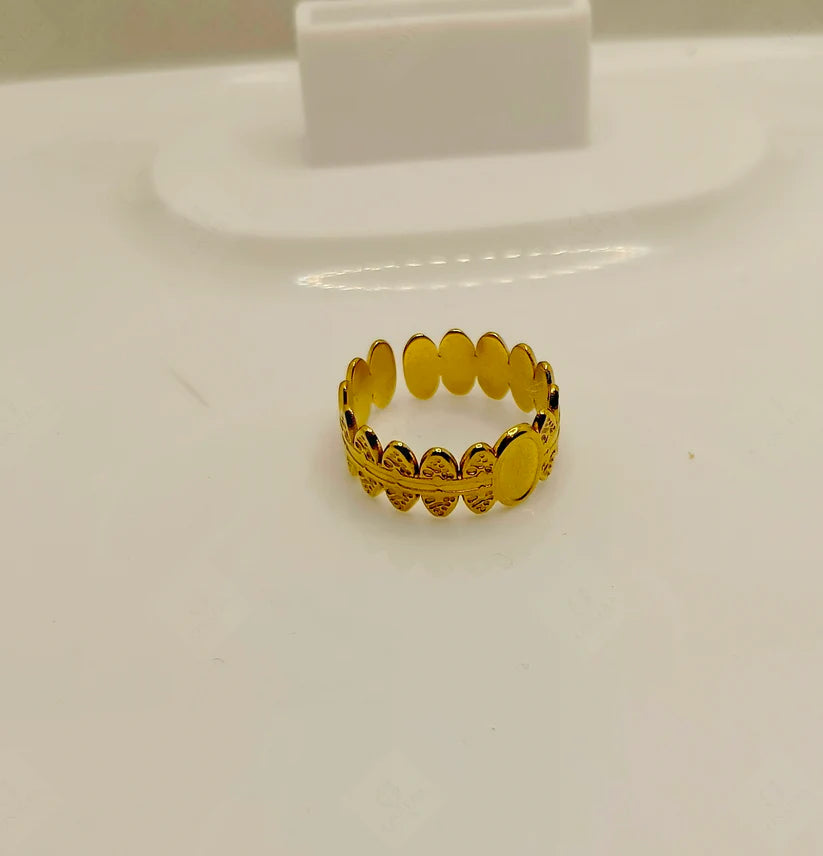 Elegant Ring adjustable.
