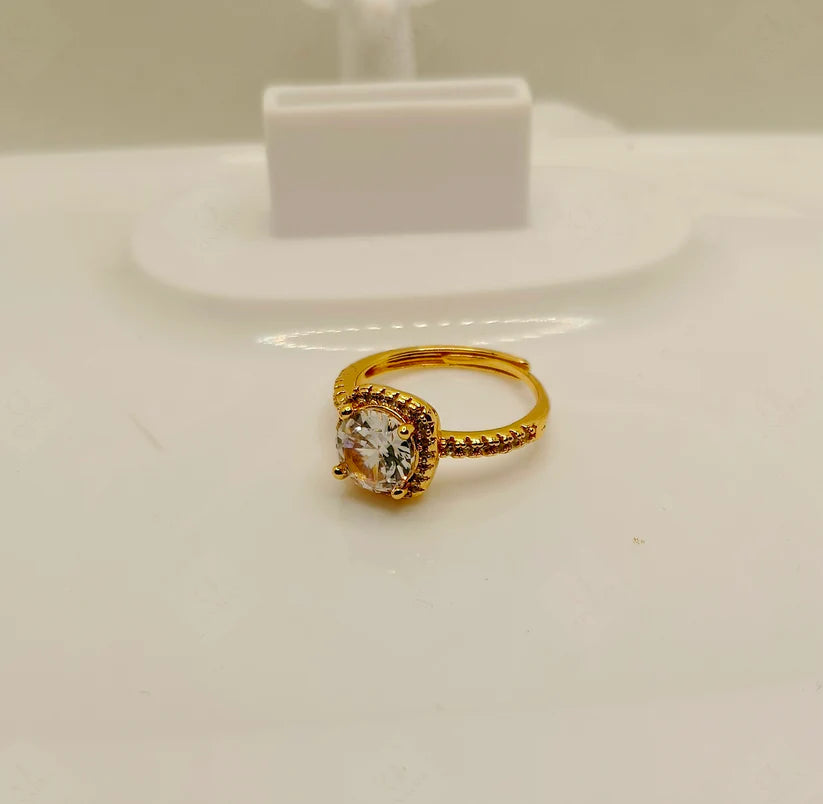 Zircon Ring adustable.