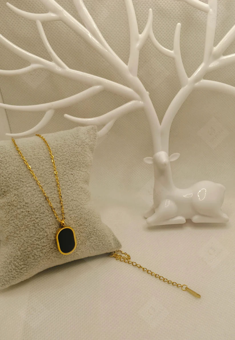Black and Gold Color Necklace.