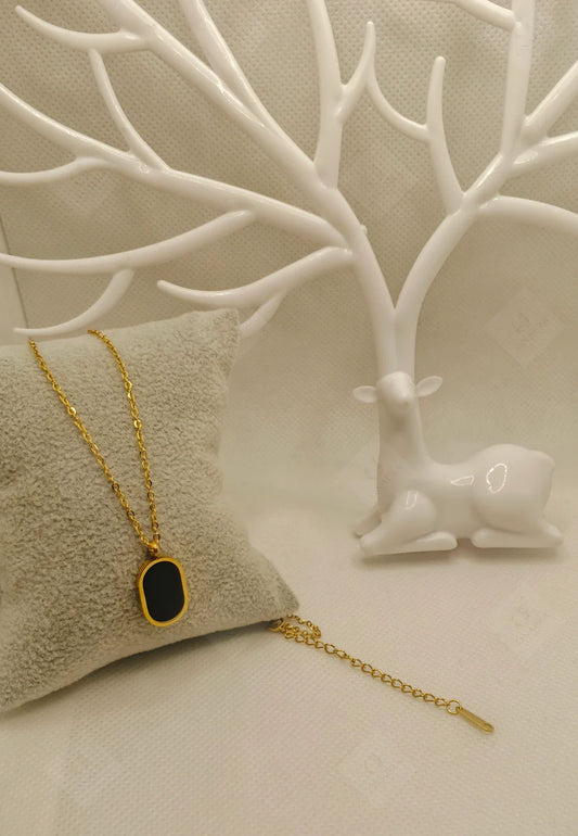 Black and Gold Color Necklace.