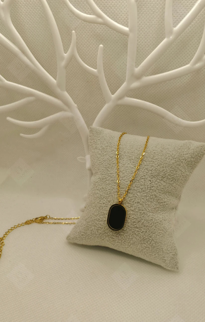Black and Gold Color Necklace.