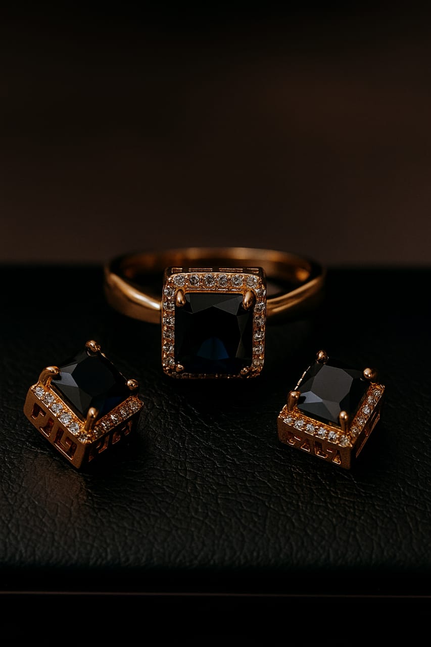 Elegant gold and onxy set (Adjustable Ring)