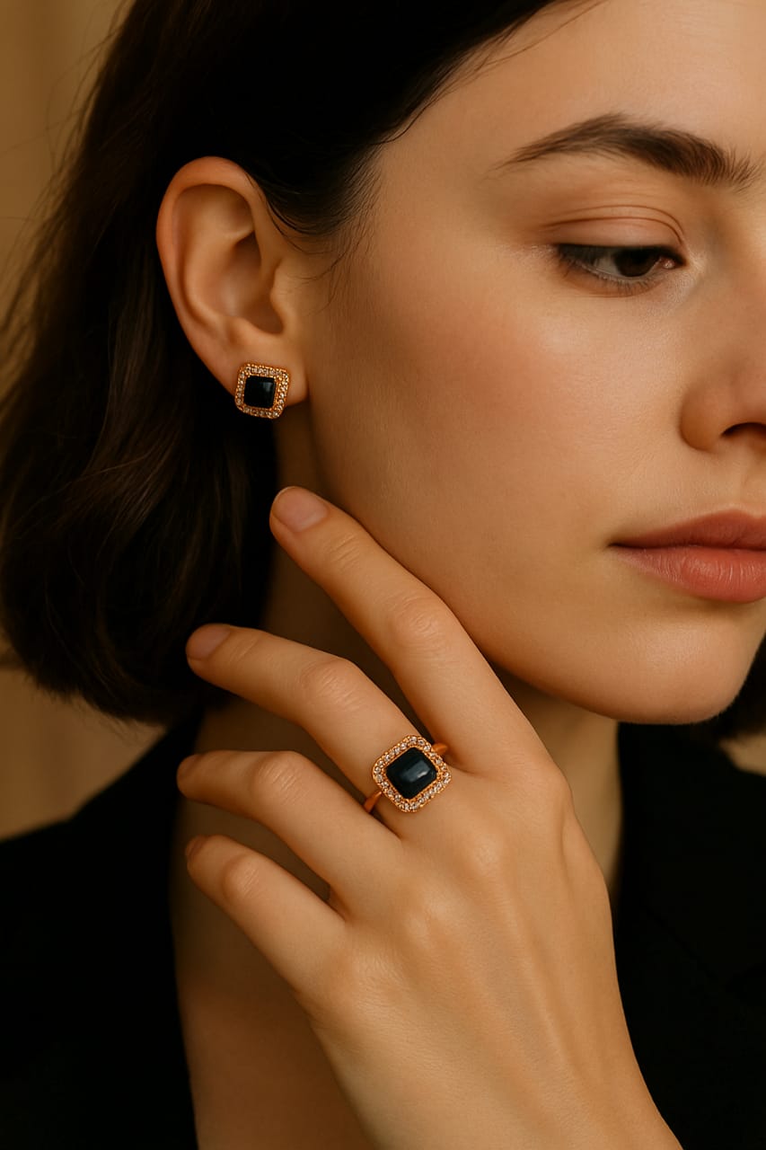 Elegant gold and onxy set (Adjustable Ring)
