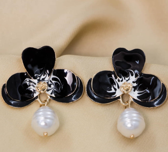 Leaf Painted Earrings Pair