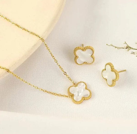 Four leaf clover 2 sided pended with ear studs (white) 2 pec set .