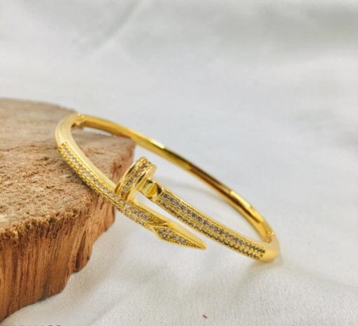 Nail bracelet